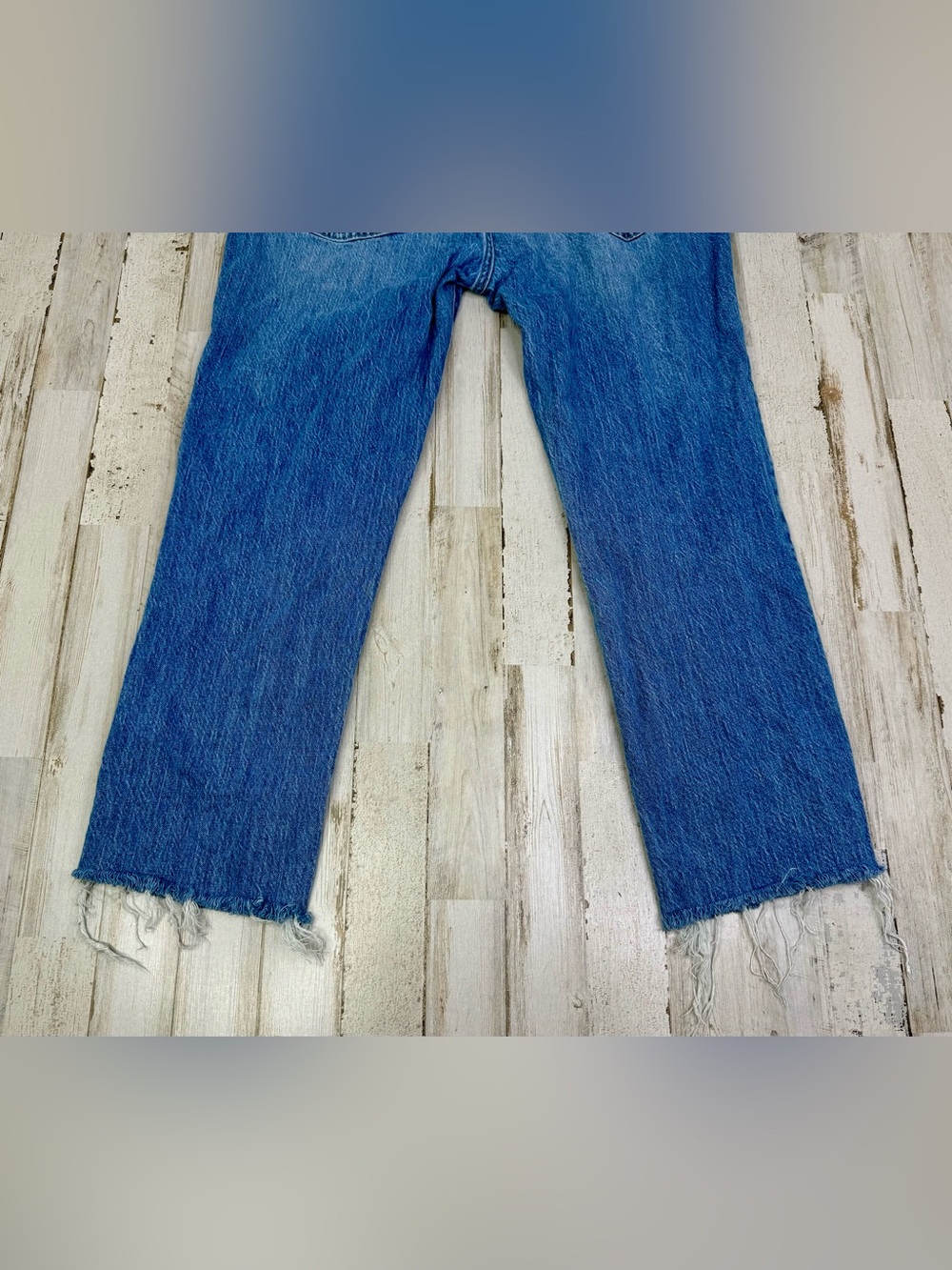 GAP Women’s Boyfriend Fit Jeans 4/27R (30x24) Blue Medium Wash Denim - Picture 12 of 12